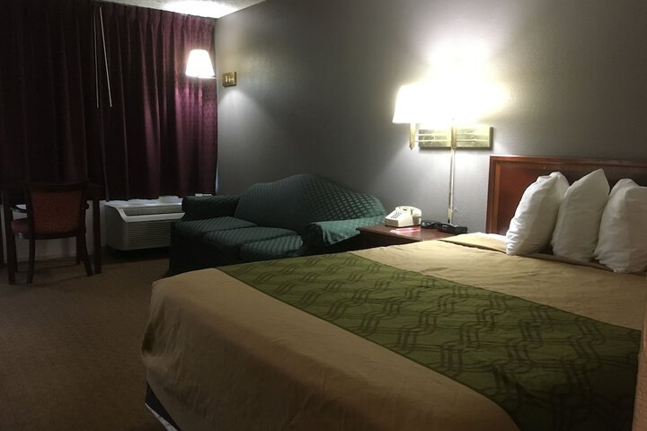 Room 33 of 39