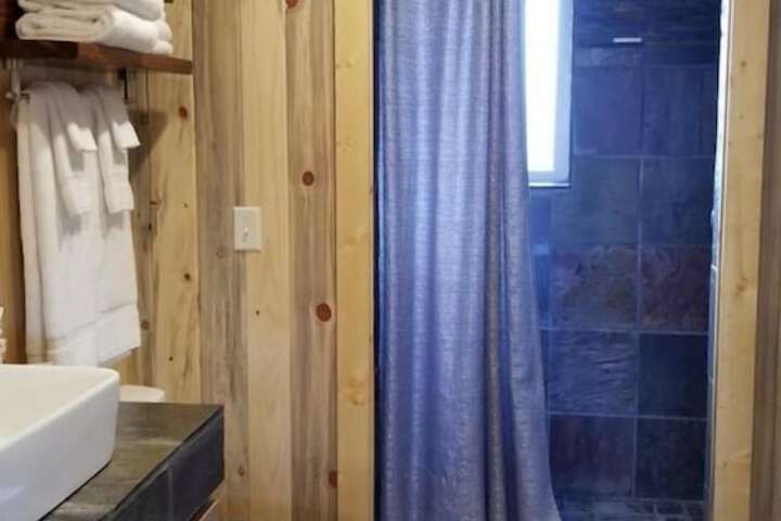 Bluff Gardens Cabins