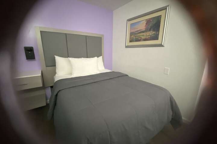 Room 17 of 29