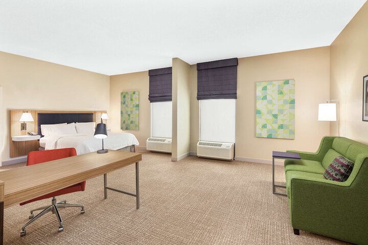 Room 13 of 22