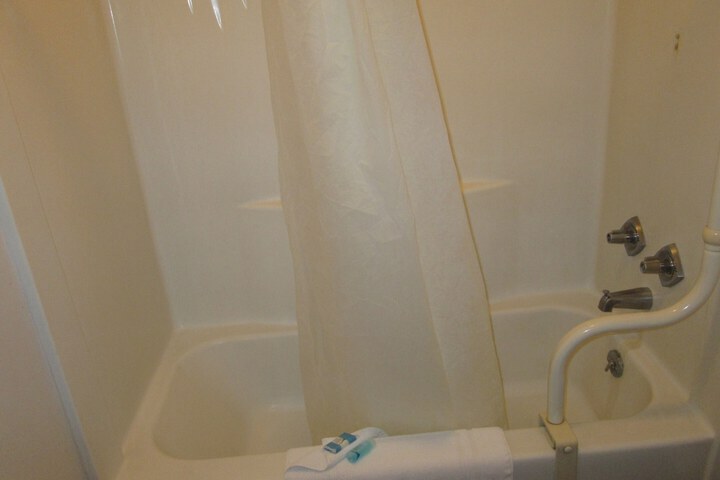 Room 17 of 23