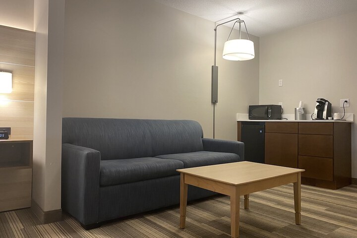 Holiday Inn Express Hotel & Suites Logansport by IHG