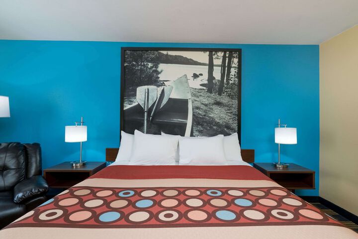 Room 13 of 22