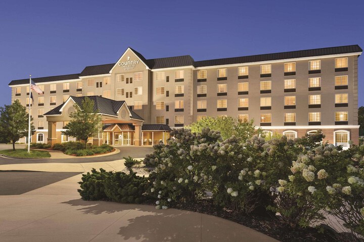 Hotel 2 of 51