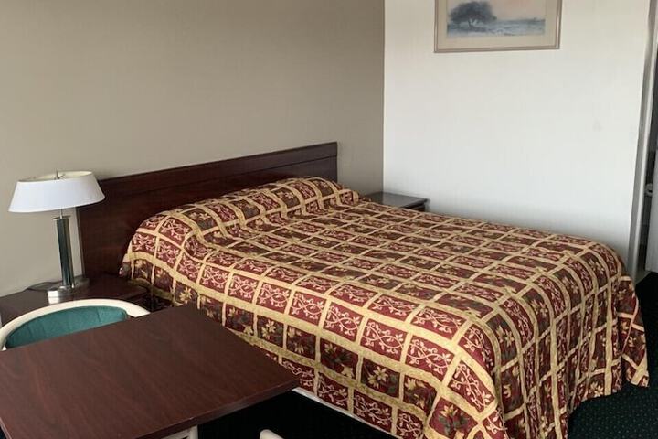 Room 33 of 34