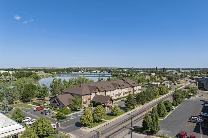 Best Western Plus Riverfront Hotel & Suites