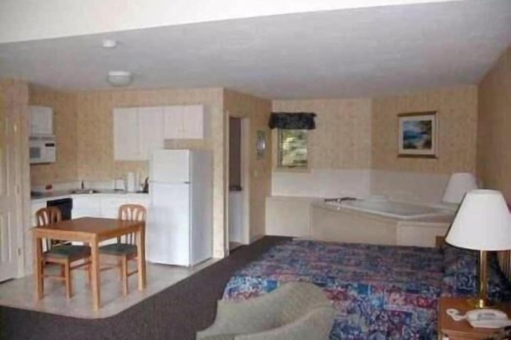 Room 17 of 25