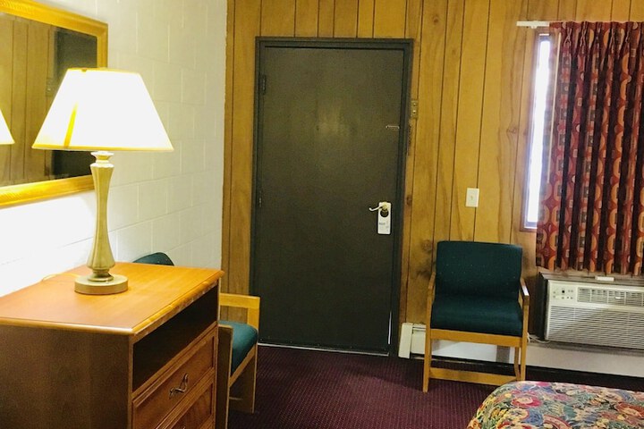 Room 30 of 66