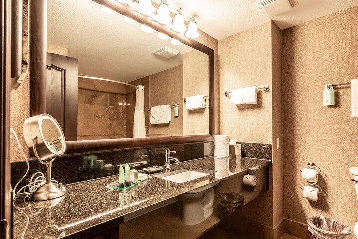 Room 52 of 158