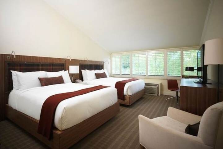 Topnotch Resort