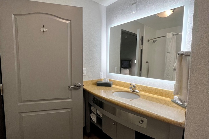 Room 62 of 73