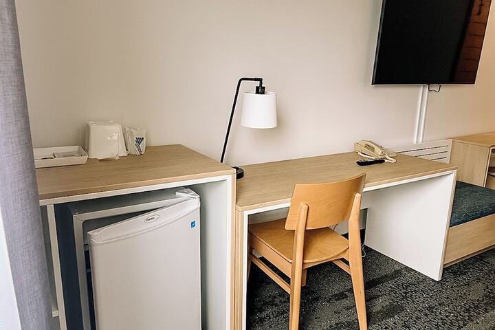 Room 44 of 102