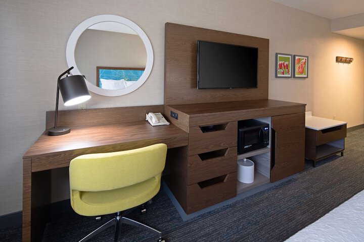 Room 13 of 32