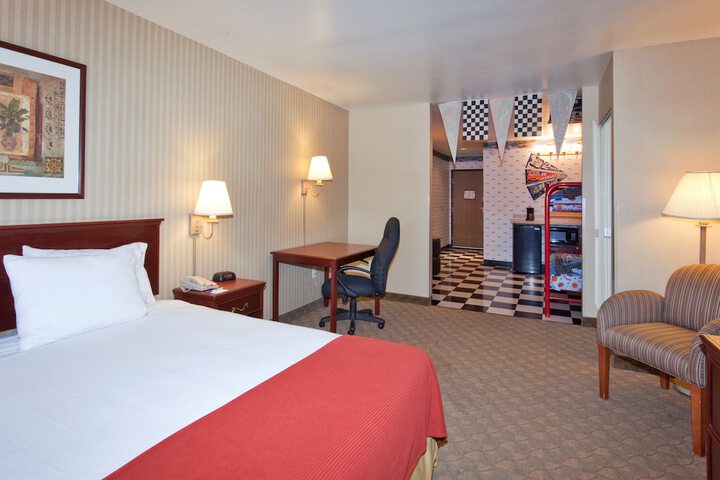 Room 10 of 29