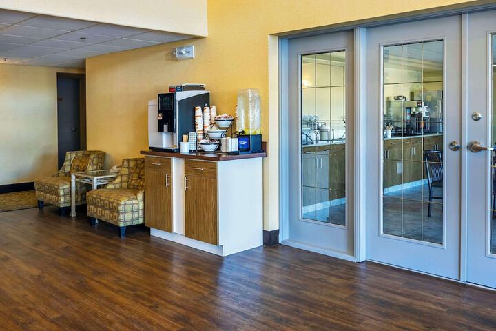 Comfort Inn & Suites
