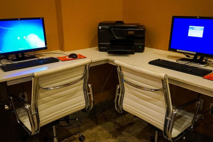 Business Center 11 of 11