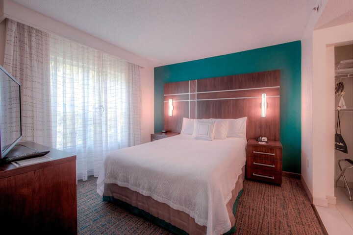 Room 16 of 62