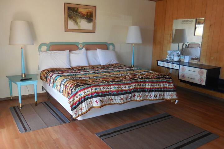 Room 53 of 79