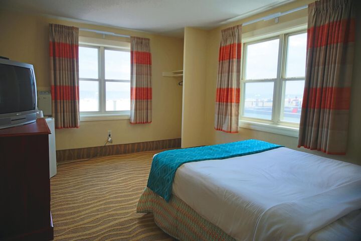 Room 38 of 59