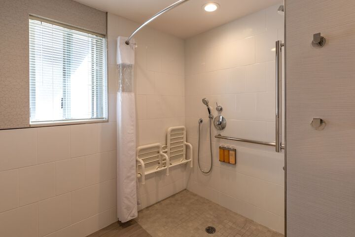 Room 32 of 51