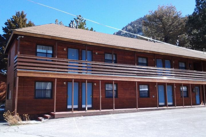 June Lake Villager