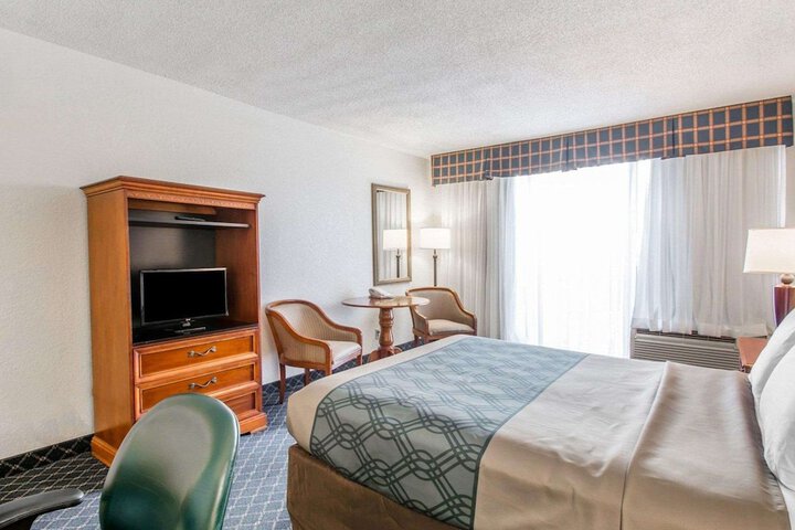 Room 14 of 27