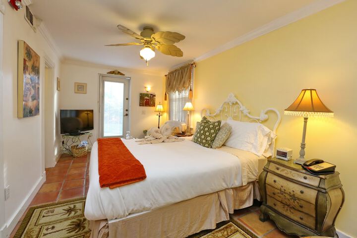 Room 10 of 51