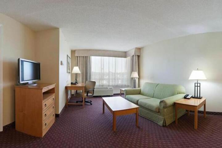 Room 16 of 28