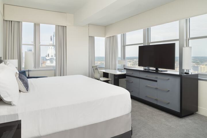 Loews Philadelphia Hotel