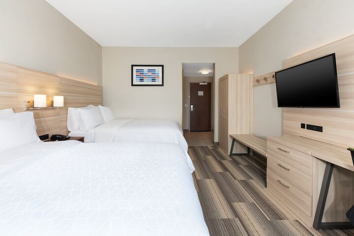 Room 15 of 34