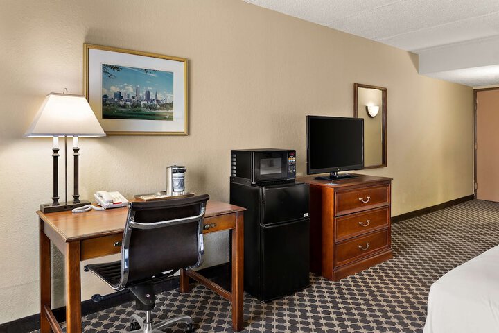 Room 5 of 30