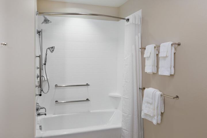 Holiday Inn Express & Suites Prosser - Yakima Valley Wine by IHG