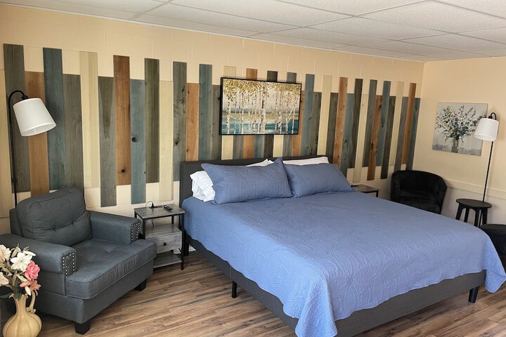 Room 5 of 10