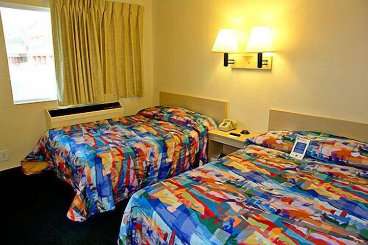 Room 15 of 37