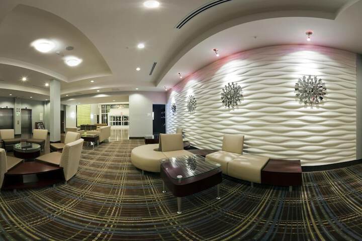 Holiday Inn Detroit Metro Airport by IHG