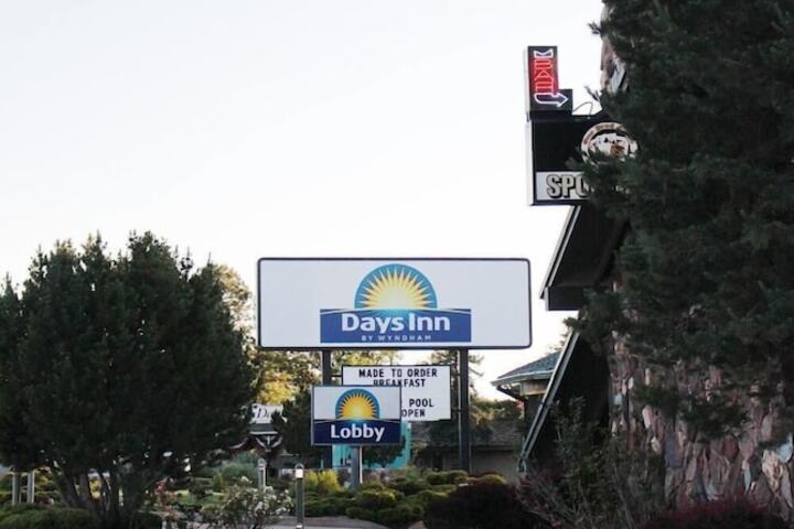 Hotel 5 of 72