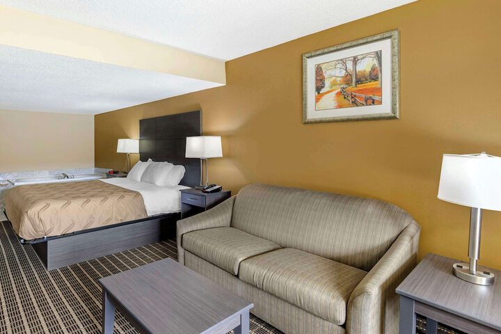 Room 8 of 32
