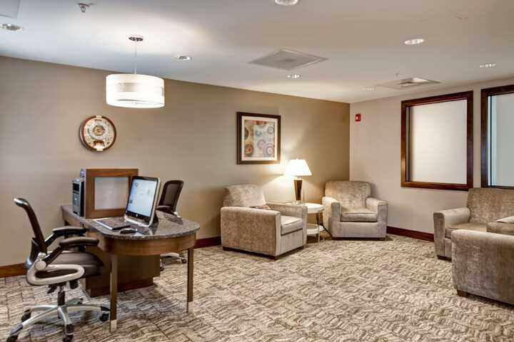 Business Center 32 of 32