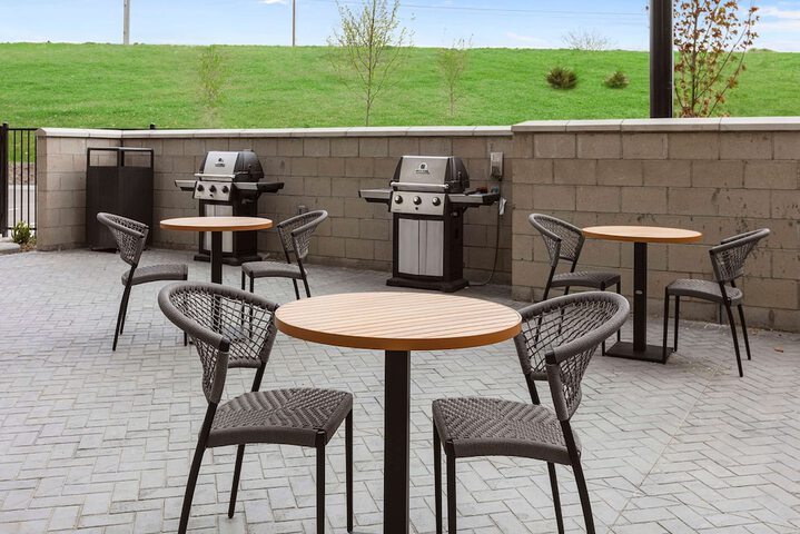 Hotel Exterior 36 of 40