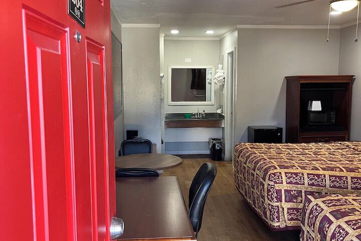 Room 11 of 22