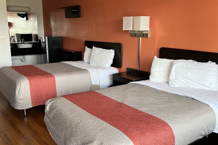 Room 6 of 6
