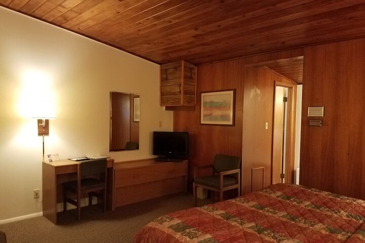 Room 10 of 30