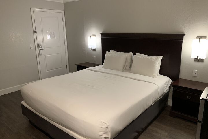 Room 13 of 40