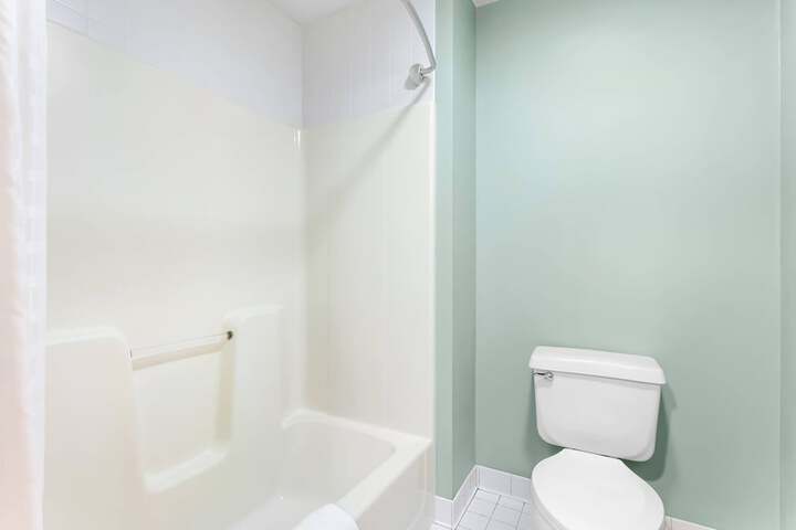 Quality Inn & Suites Gorham Riverside