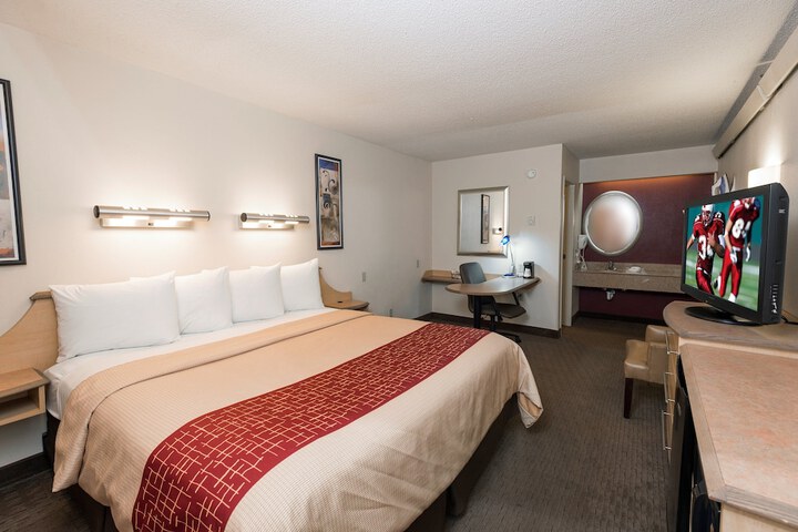 Room 11 of 18