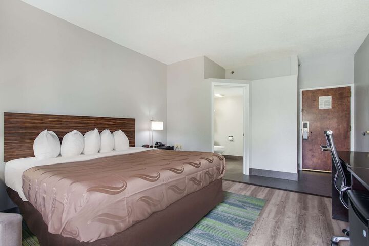Room 25 of 31