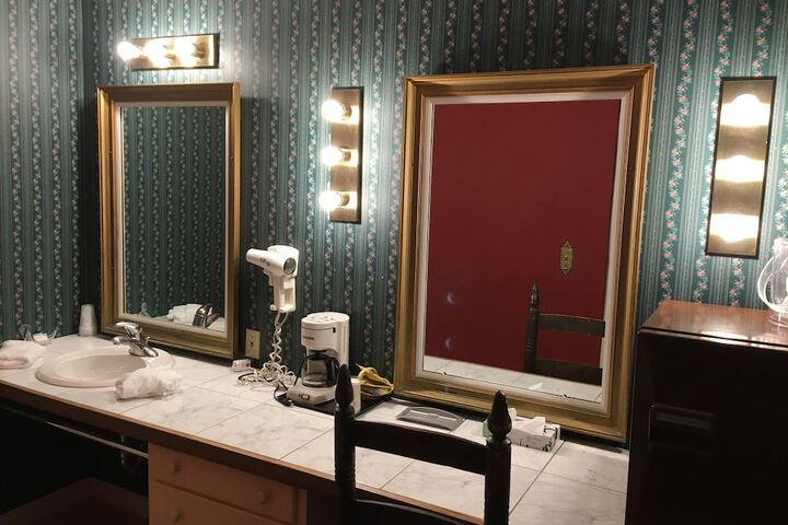 Weathervane Motel
