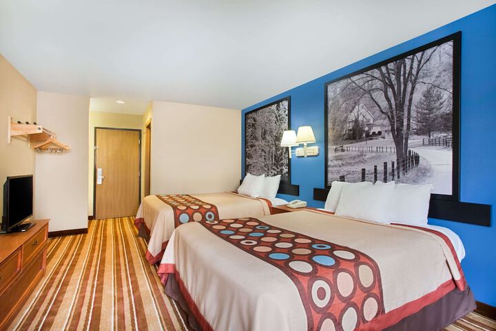 Room 8 of 14
