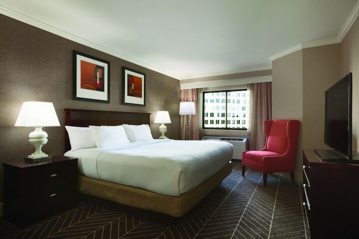 Room 28 of 62