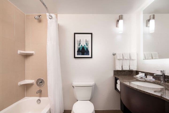 Room 18 of 46